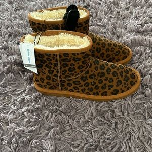 Leopard print ankle boot